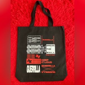 Ateez Hello82 LA Pop-Up Play82 Tote